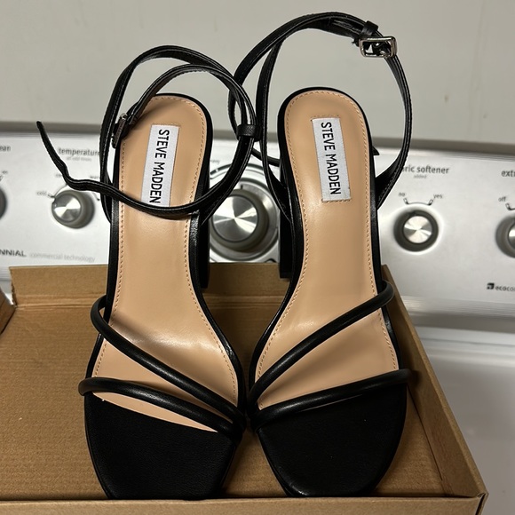 Steve Madden Jennifer black sandals size 9  Open Toe Heels - Picture 3 of 14